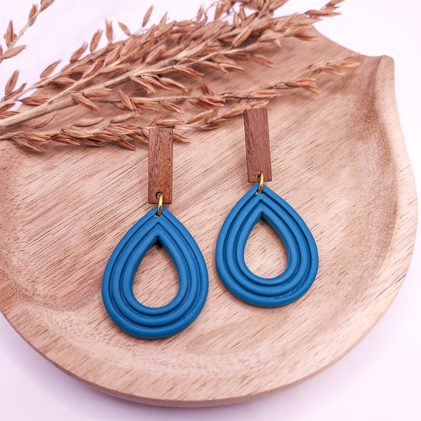 Tear drop with Wood Post