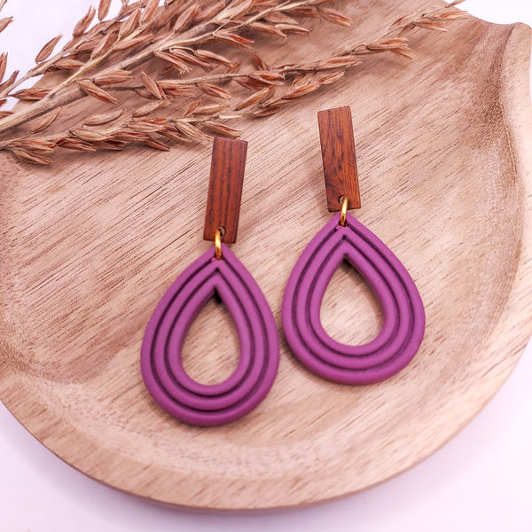 Tear drop with Wood Post