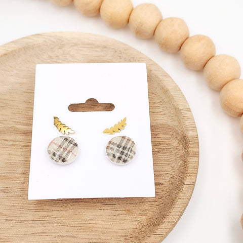 Plaid stud and leaf pack